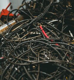 Kabel elektryczny i przewód elektryczny – rodzaje i zastosowanie