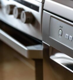 Jak wybrać urządzenie elektryczne do domu — praktyczny przewodnik